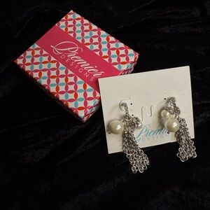 Premier Designs Girls Best Friend Glass Pearl and Silver Chain Earrings